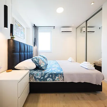 Sea View In The Center With Free Parking *