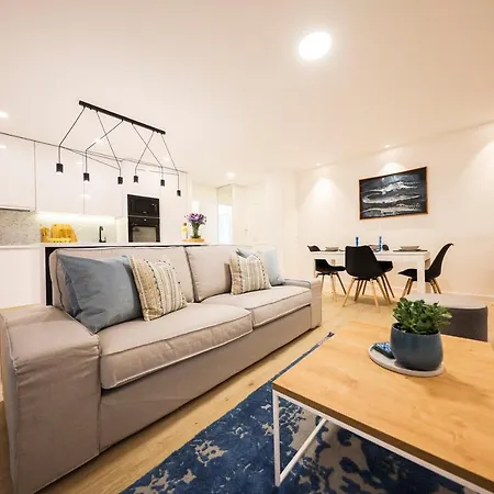 Sea View In The Center With Free Parking Апартаменты