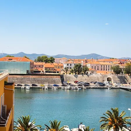 Апартаменты Sea View In The Center With Free Parking