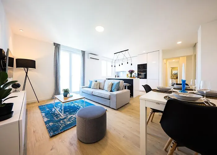 Appartamento Sea View In The Center With Free Parking *